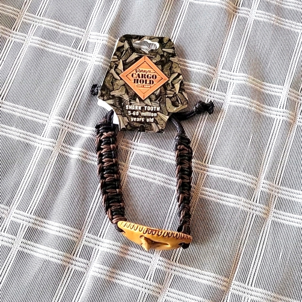 Ripleys Cargo Hold Shark Tooth Bracelet